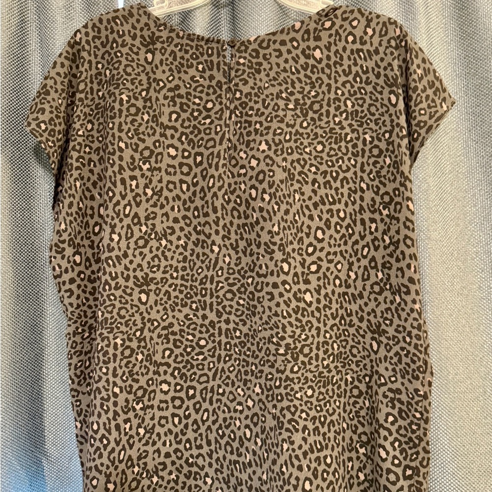 Women’s black leopard top. Size large.